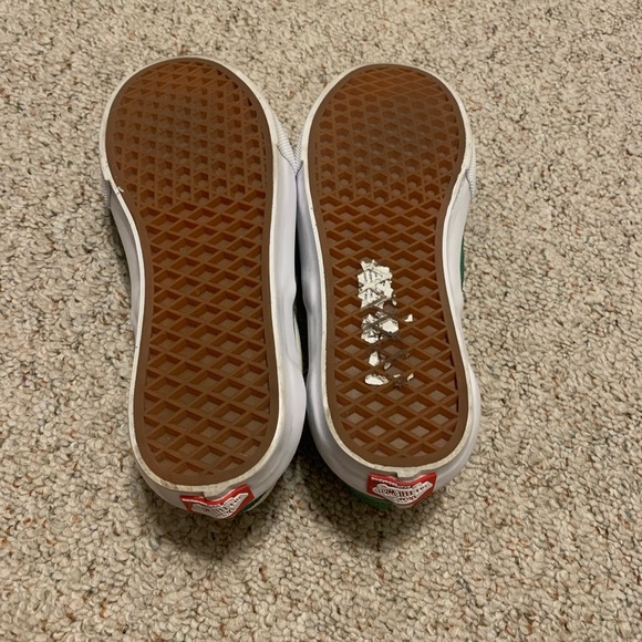 green and white slip on vans
only worn about two times
size 7 in mens, 8.5 in w - Picture 4 of 4